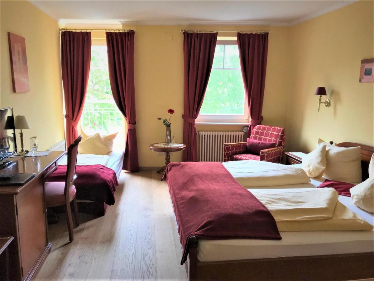 אוברלינגן Hotel Garni Wiestor מראה חיצוני תמונה