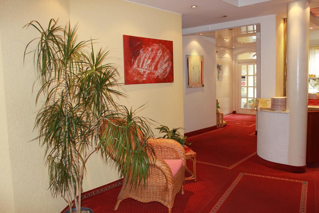 אוברלינגן Hotel Garni Wiestor מראה חיצוני תמונה