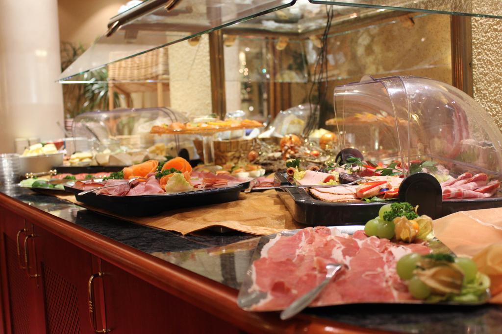 אוברלינגן Hotel Garni Wiestor מראה חיצוני תמונה
