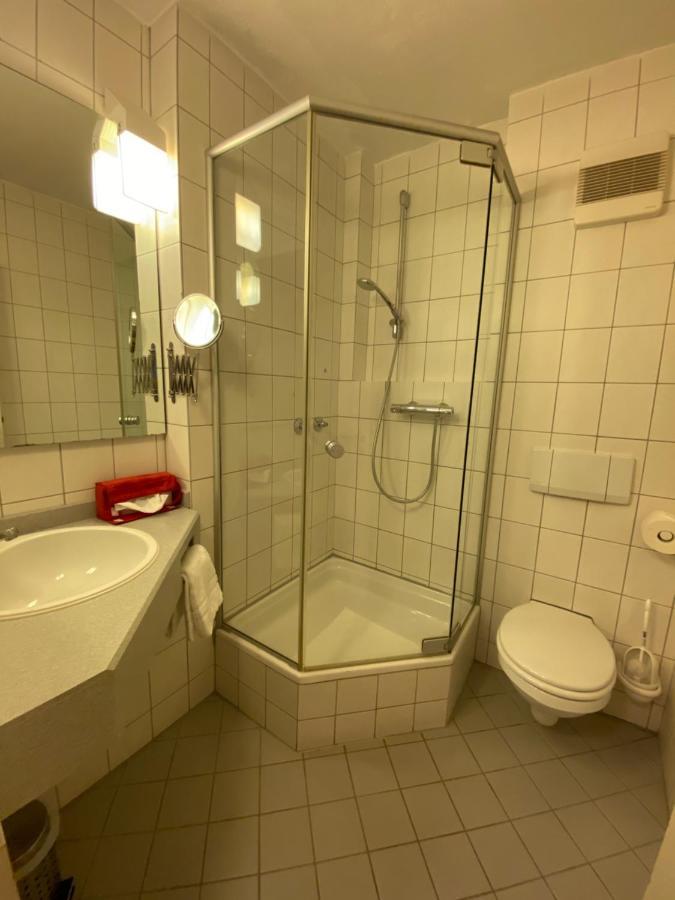 אוברלינגן Hotel Garni Wiestor מראה חיצוני תמונה