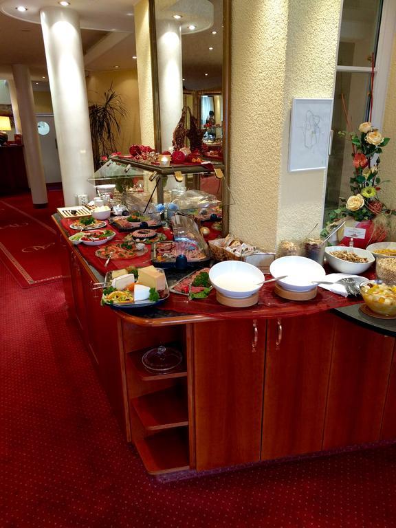 אוברלינגן Hotel Garni Wiestor מראה חיצוני תמונה