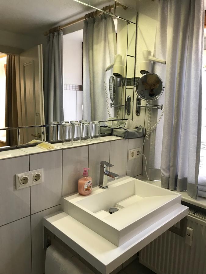 אוברלינגן Hotel Garni Wiestor מראה חיצוני תמונה